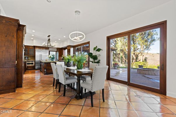 Dining room, Interior, Kitchen, Pendant Lights, Recessed Lighting, Stainless Steel Appliances