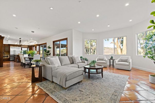 Dining room, Interior, Kitchen, Living room, Pendant Lights, Recessed Lighting, Stainless Steel Appliances