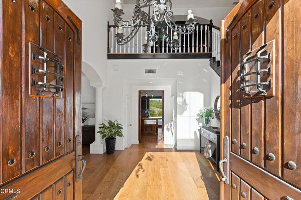 Chandelier, Interior, Kitchen, Wood Texture Flooring
