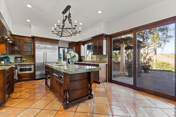 Chandelier, Interior, Kitchen, Recessed Lighting, Stainless Steel Appliances