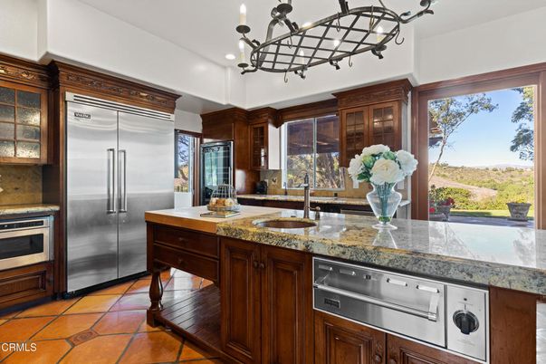 Chandelier, Interior, Kitchen, Recessed Lighting, Stainless Steel Appliances