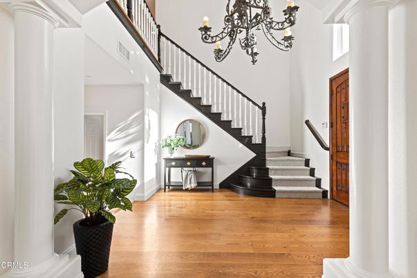 Chandelier, Interior, Wood Texture Flooring