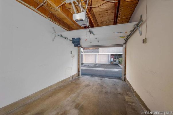 Garage, Interior, Wooden Beams