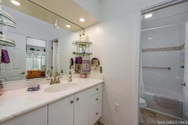 Bathroom, Interior, Recessed Lighting