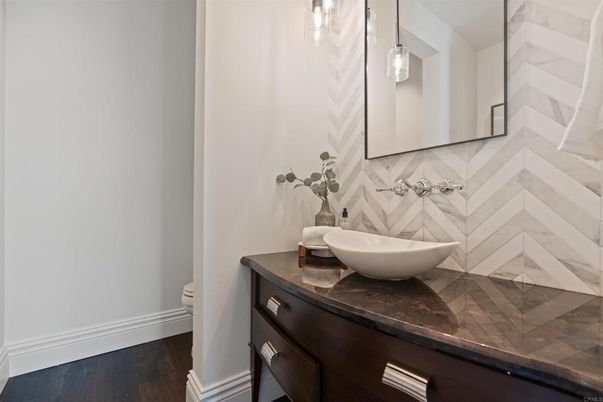 Bathroom, Interior, Pendant Lights, Wood Texture Flooring