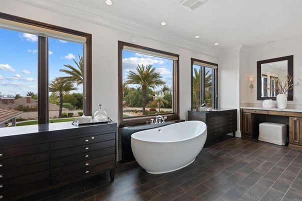 Bathroom, Free Standing Baths, Interior, Recessed Lighting, Wood Texture Flooring