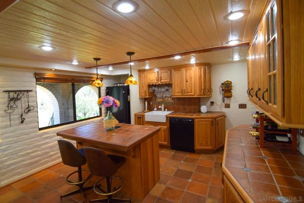 Interior, Kitchen, Pendant Lights, Recessed Lighting, Wooden Ceilings