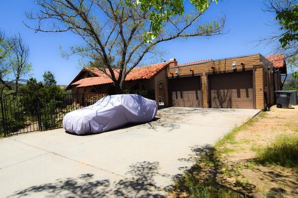 Detached Garage, Exterior