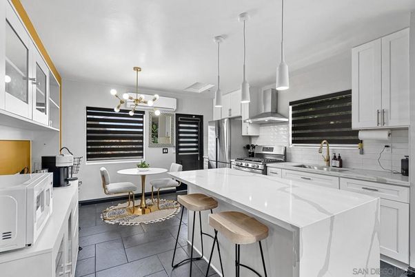 Dining room, Interior, Kitchen, Pendant Lights, Stainless Steel Appliances