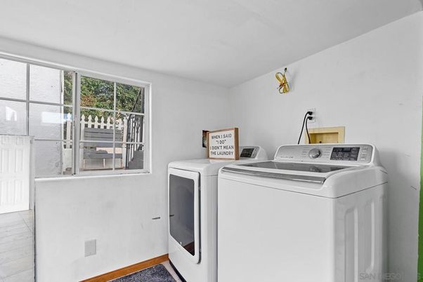 Interior, Washer, Wood Texture Flooring
