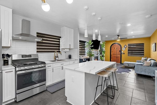 Interior, Kitchen, Living room, Pendant Lights, Recessed Lighting, Stainless Steel Appliances