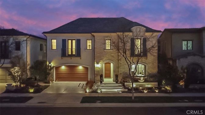 Attached, Exterior, Facade, French Provincial