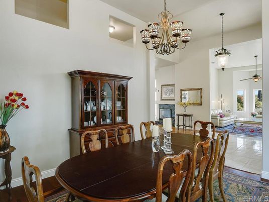 Chandelier, Dining room, Interior, Living room, Pendant Lights