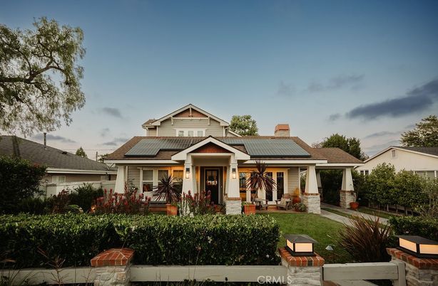 Exterior, Facade, Solar Panels, American Craftsman