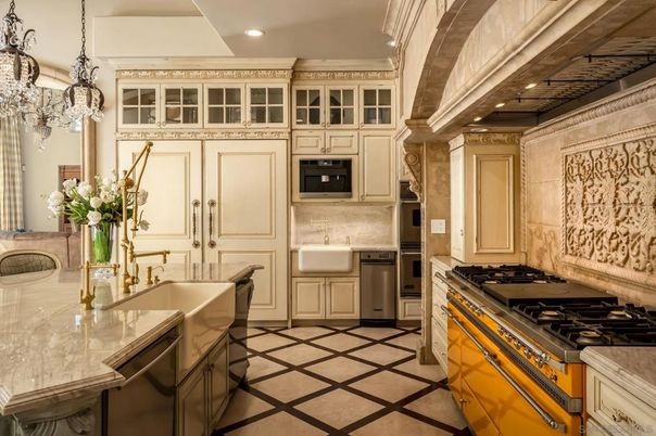 Chandelier, Interior, Kitchen, Recessed Lighting, Stainless Steel Appliances