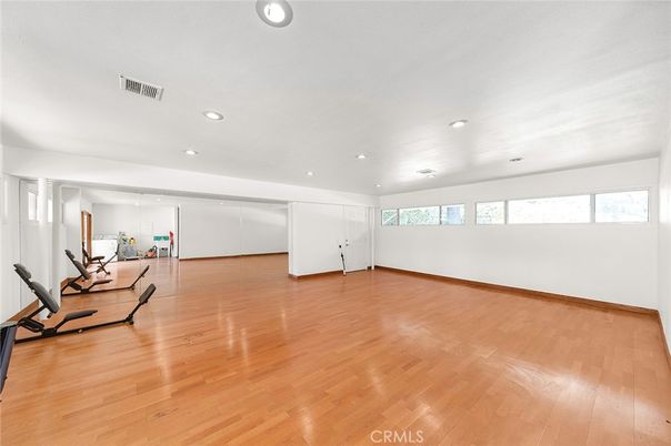 Fitness Equipment, Interior, Recessed Lighting, Wood Texture Flooring