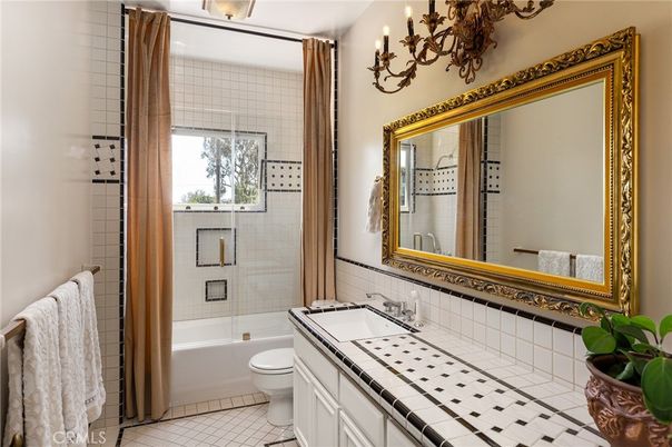 Bathroom, Interior, Tile Countertops