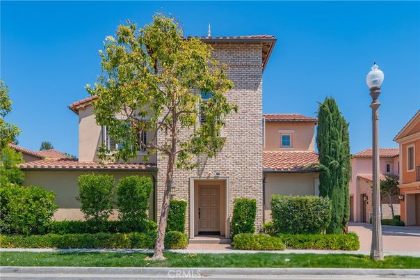 Exterior, Facade, Brick Facade, Mediterranean