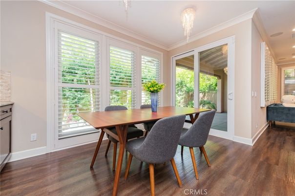 Chandelier, Dining room, Interior, Recessed Lighting, Wood Texture Flooring