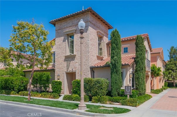Exterior, Facade, Brick Facade, Mediterranean