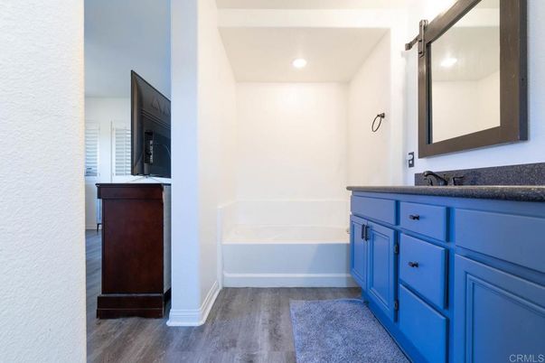 Bathroom, Interior, Recessed Lighting, Wood Texture Flooring