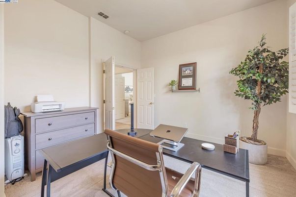 Home Office, Interior