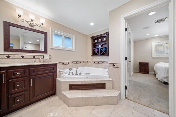 Bathroom, Interior, Recessed Lighting