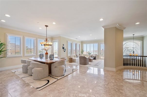 Chandelier, Dining room, Interior, Living room, Pendant Lights, Recessed Lighting