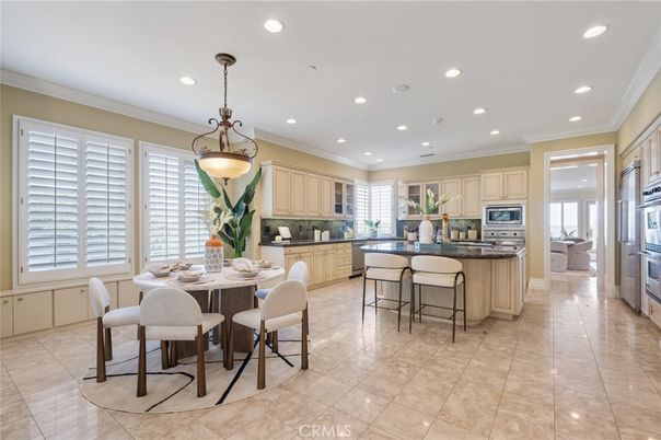 Dining room, Interior, Kitchen, Pendant Lights, Recessed Lighting, Stainless Steel Appliances