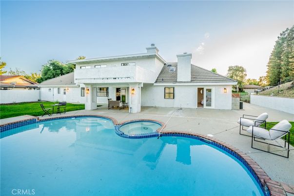 Exterior, Pool