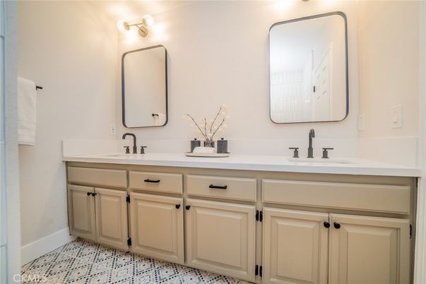 Bathroom, Dual Sink Vanities, Interior