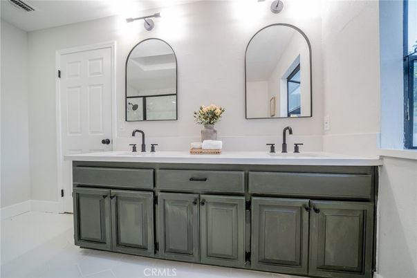 Bathroom, Dual Sink Vanities, Interior