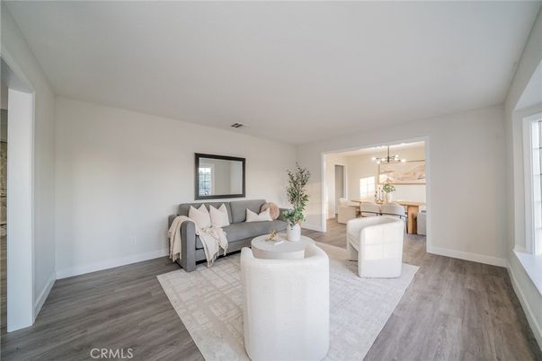 Interior, Living room, Pendant Lights, Wood Texture Flooring