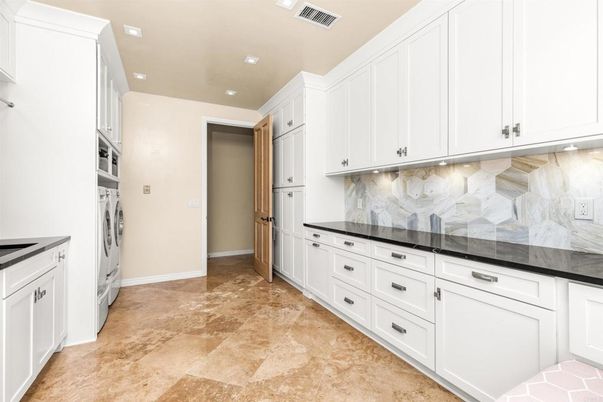 Interior, Kitchen, Marble Walls, Recessed Lighting, Washer