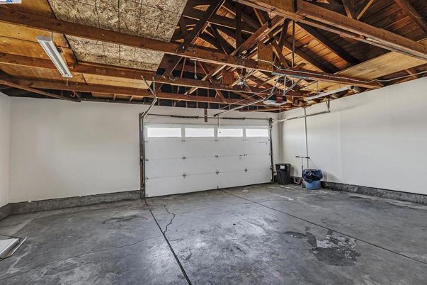 Garage, Interior, Wooden Beams, Wooden Ceilings