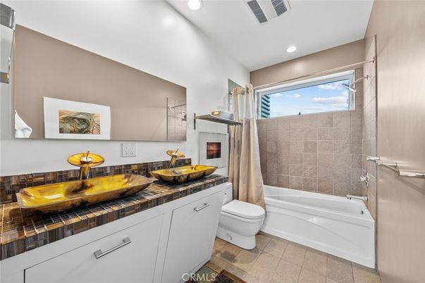 Bathroom, Interior, Recessed Lighting, Tile Countertops