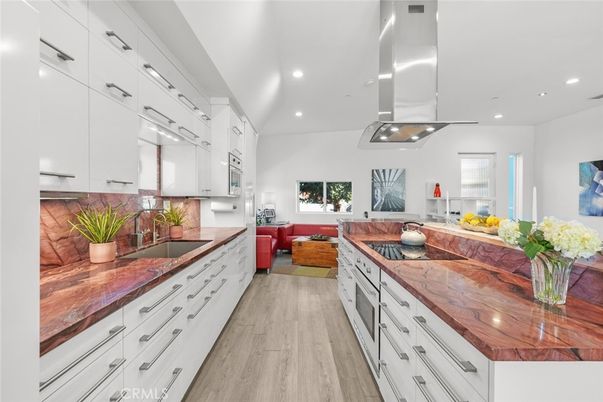 Interior, Kitchen, Living room, Recessed Lighting, Wood Texture Flooring