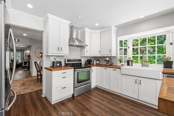Dining room, Interior, Kitchen, Recessed Lighting, Stainless Steel Appliances, Wood Texture Flooring