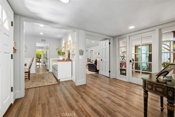 Interior, Recessed Lighting, Wood Texture Flooring