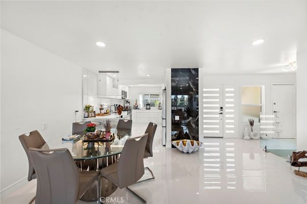 Dining room, Interior, Recessed Lighting
