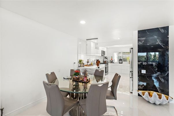 Dining room, Interior, Kitchen, Recessed Lighting
