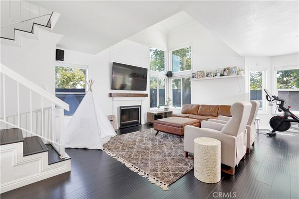 Fireplace, Fitness Equipment, Interior, Living room, Wood Texture Flooring