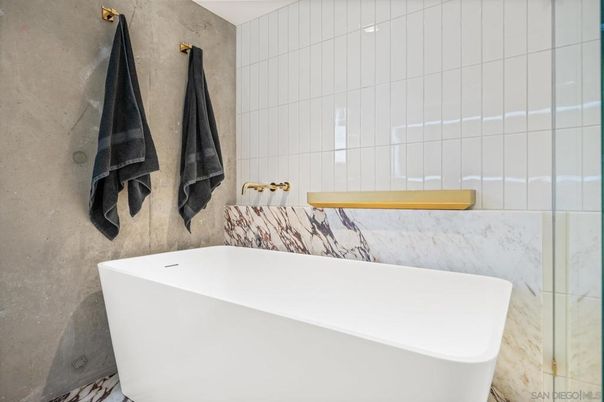 Bathroom, Free Standing Baths, Interior