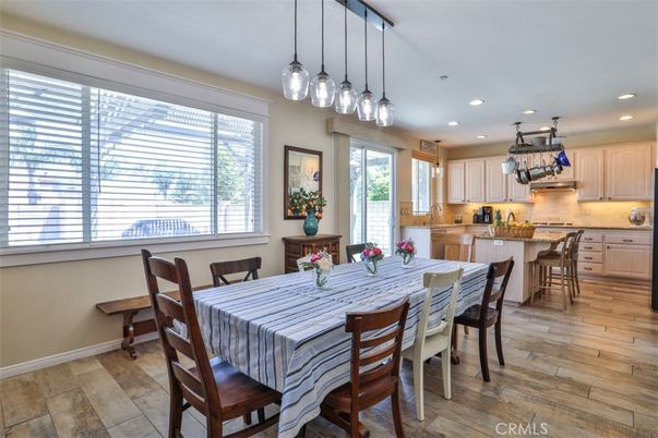 Dining room, Interior, Kitchen, Pendant Lights, Recessed Lighting, Wood Texture Flooring
