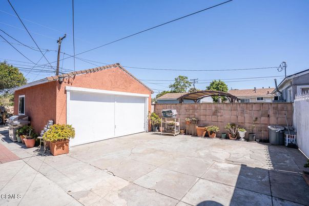 Detached Garage, Exterior