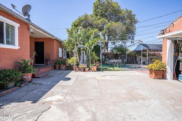 Backyard, Exterior