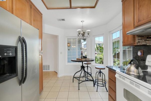 Chandelier, Interior, Kitchen