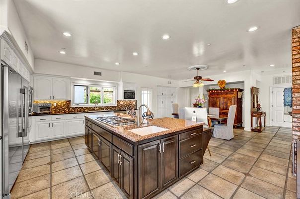 Dining room, Interior, Kitchen, Recessed Lighting, Stainless Steel Appliances