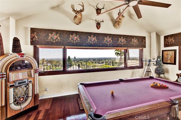 Billiard Table, Game Room, Interior, Wood Texture Flooring