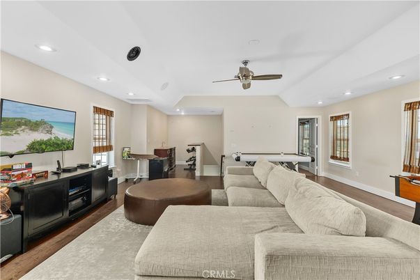 Billiard Table, Game Room, Interior, Living room, Recessed Lighting, Wood Texture Flooring